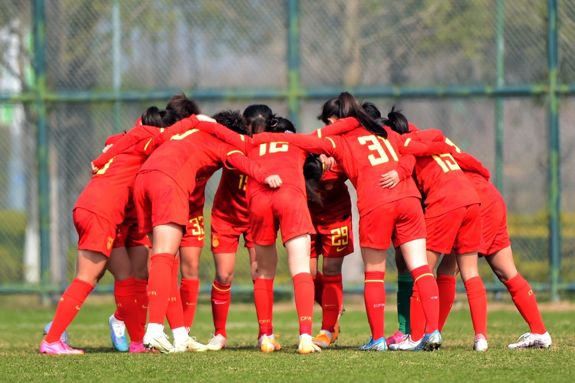 青年女足选拔赛展现新秀风采 青年女足选拔赛展现新秀风采