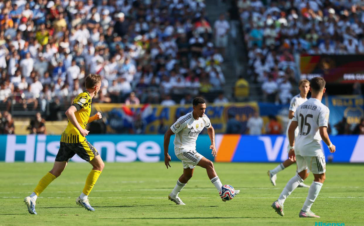 开云体育官网-皇家马德里稳住决赛席位,勇夺胜利晋级