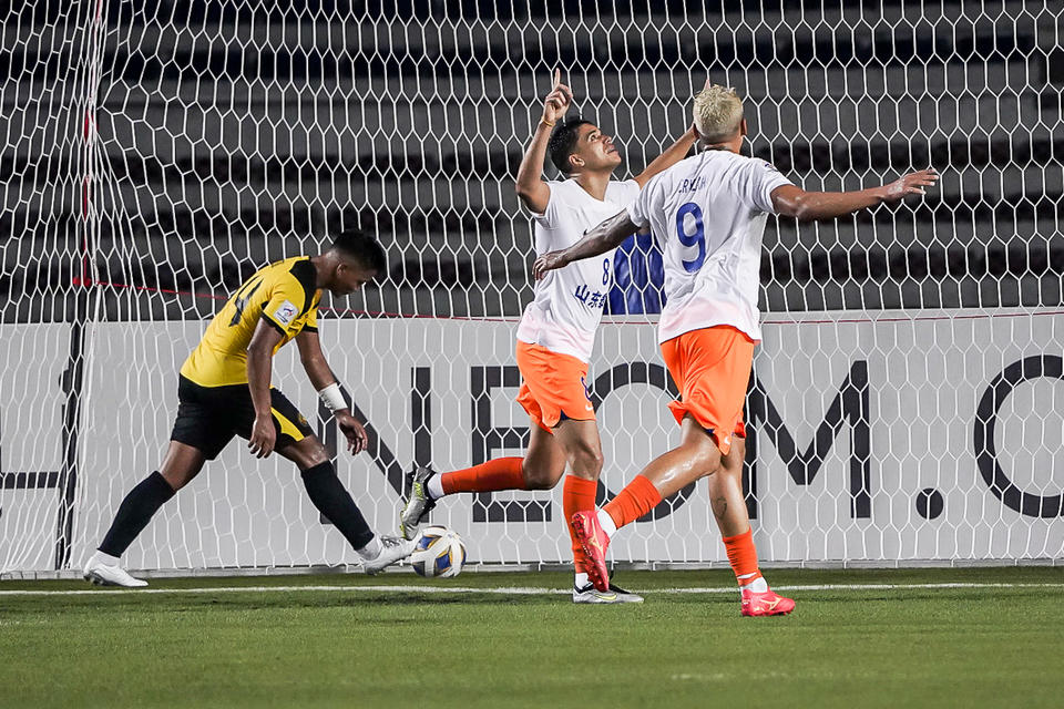 印度队轻取泰国队,黄鸭组合统治全场 印度队轻取泰国队,黄鸭组合统治全场