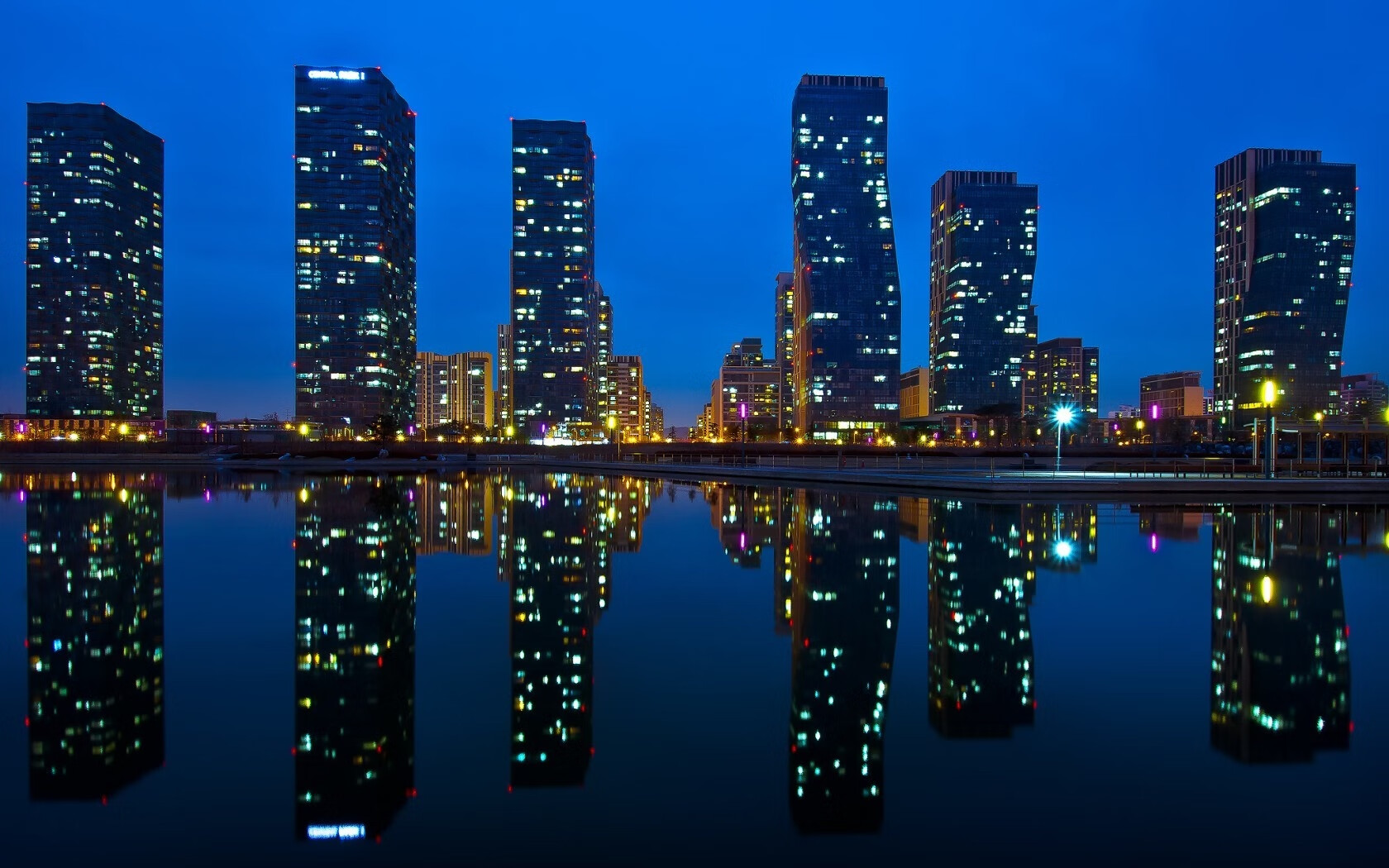 开云体育APP下载-越位时空，当杜兰特在意甲禁区起跳，老鹰用三分雨淹没雄鹿